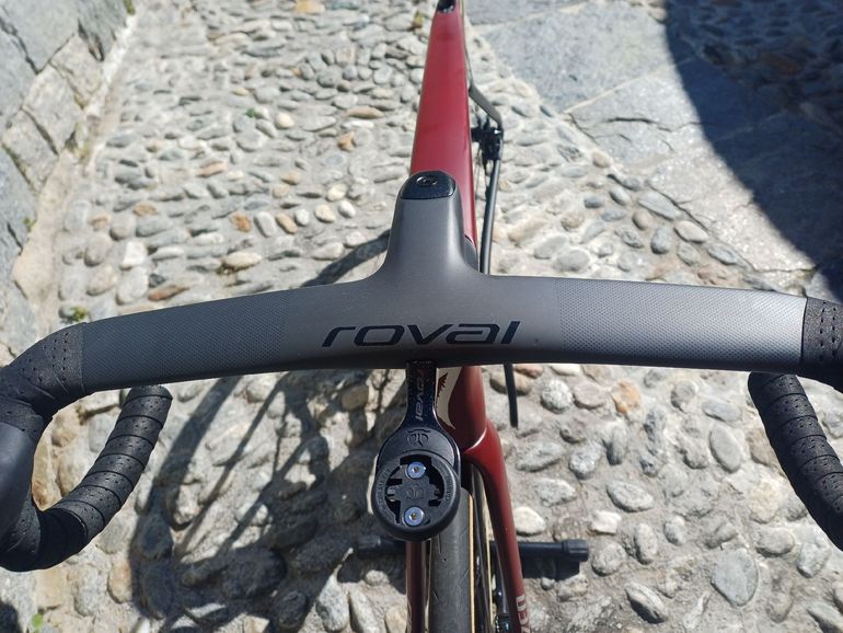 Used Specialized Tarmac SL7 Expert - Ultegra Di2 2022 2022 Road & Gravel, Red — image 10 of 14