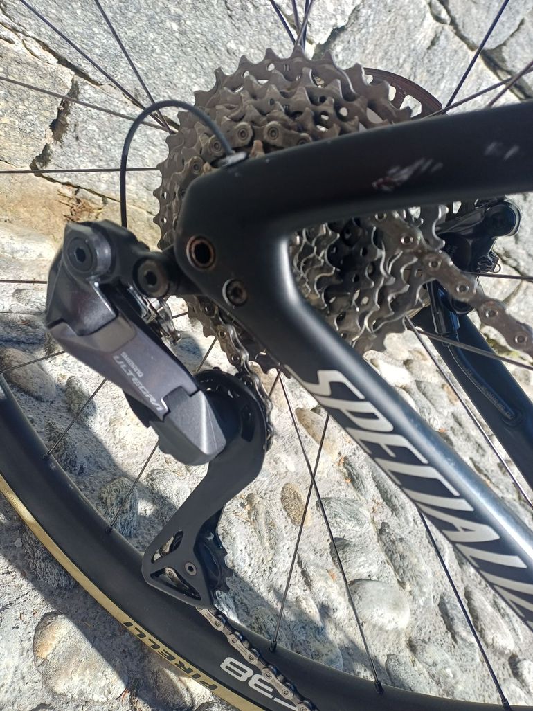 Used Specialized Tarmac SL7 Expert - Ultegra Di2 2022 2022 Road & Gravel, Red — image 4 of 14
