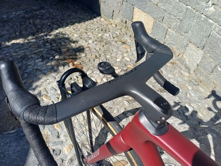 Used Specialized Tarmac SL7 Expert - Ultegra Di2 2022 2022 Road & Gravel, Red — image 5 of 14
