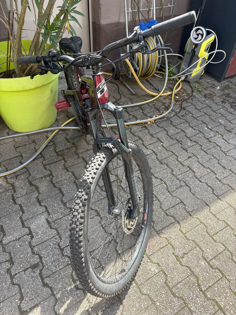 Used GT Sensor Sport 2021 2021 Mountainbike, Red, 29 — image 5 of 5