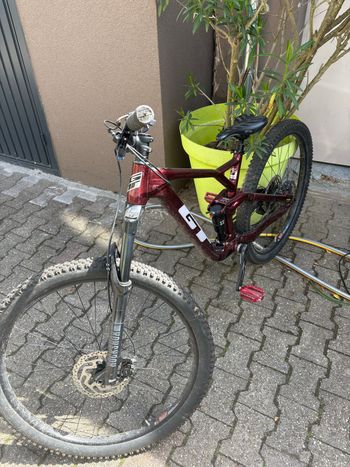 Used GT Sensor Sport 2021 2021 Mountainbike, Red, 29 — image 1 of 5