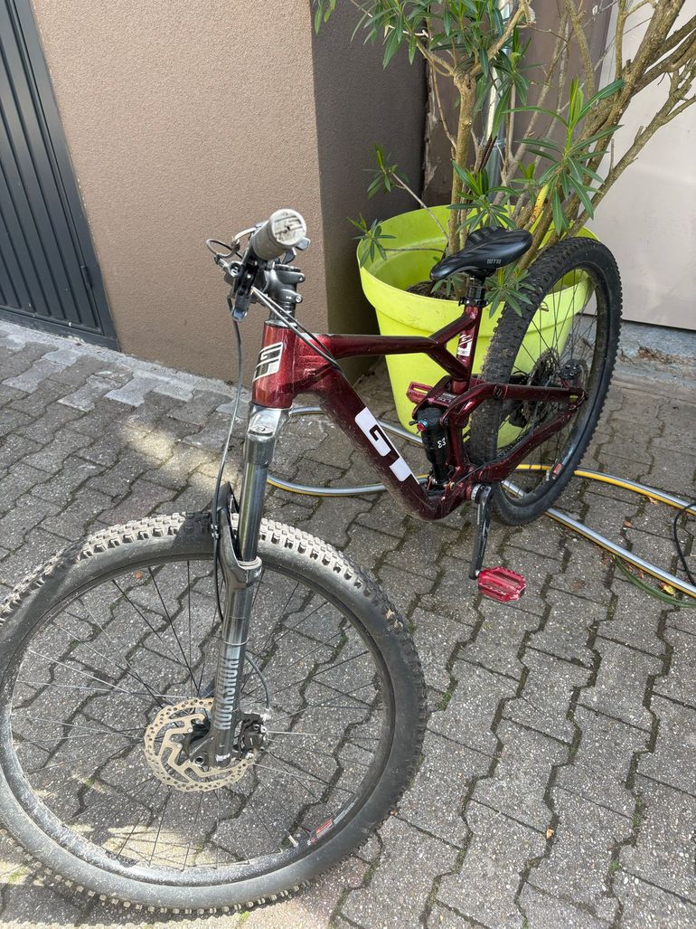 Used GT Sensor Sport 2021 2021 Mountainbike, Red, 29 — image 1 of 5
