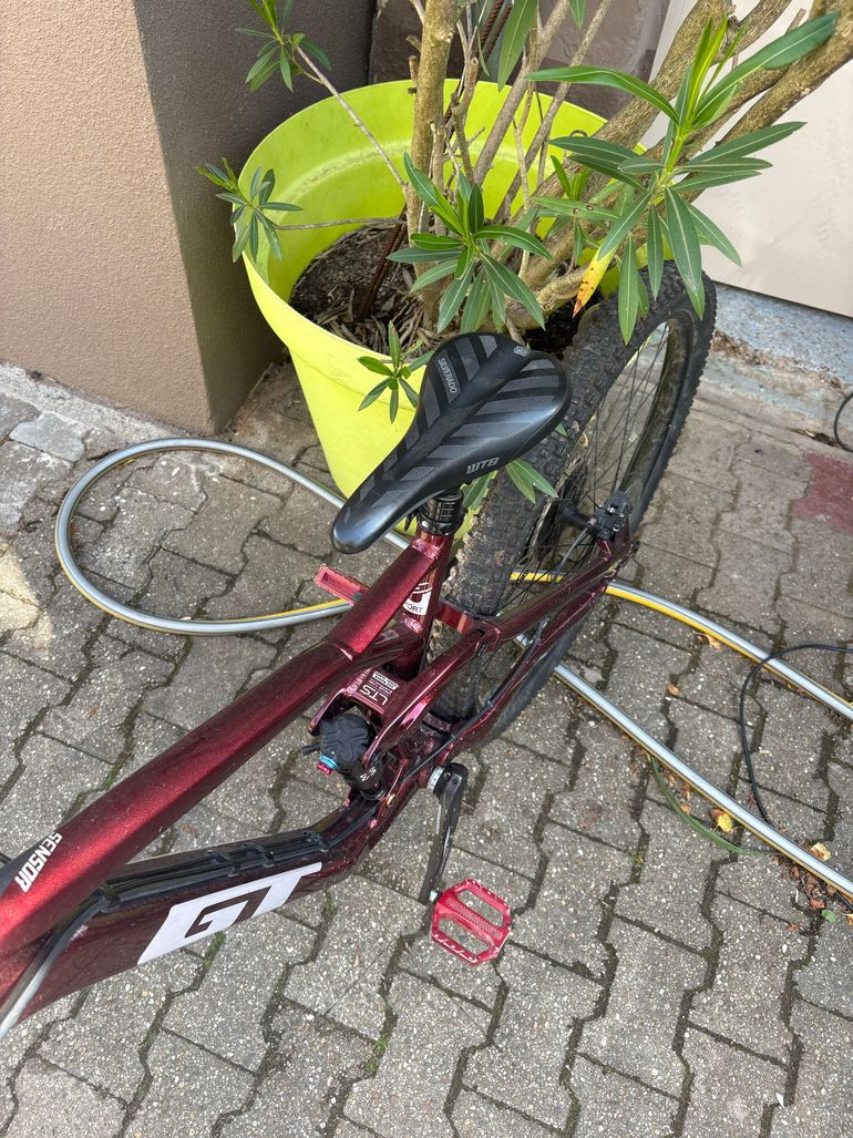 Used GT Sensor Sport 2021 2021 Mountainbike, Red, 29 — image 4 of 5