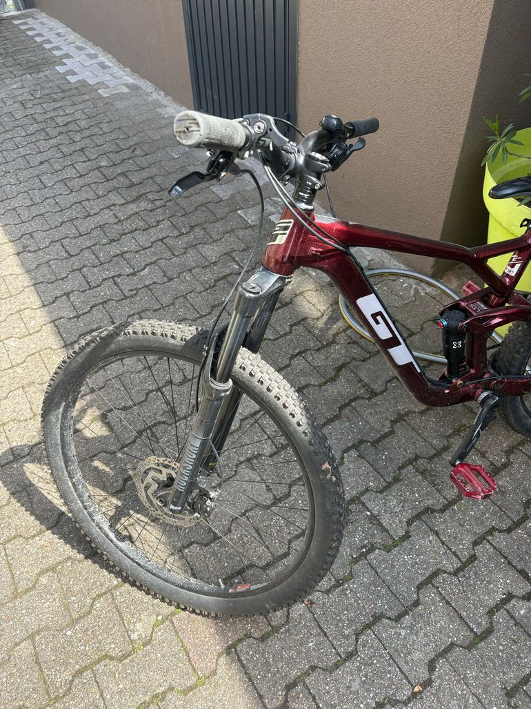 Used GT Sensor Sport 2021 2021 Mountainbike, Red, 29 — image 2 of 5