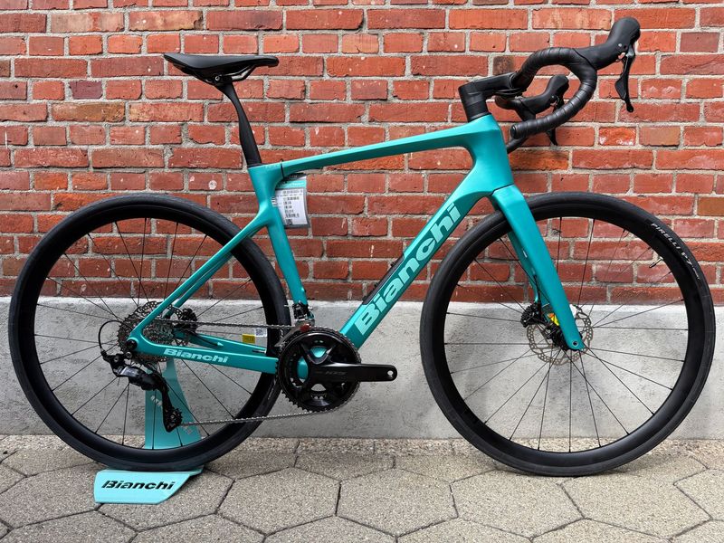Bianchi Infinito Shimano 105 2027 Road & Gravel usato