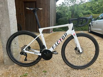 Used Factor Ostro Shimano Ultegra Di2 2025 Road & Gravel