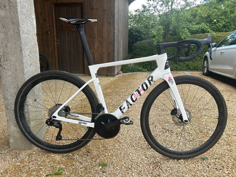 Used Factor Ostro Shimano Ultegra Di2 2025 Road & Gravel