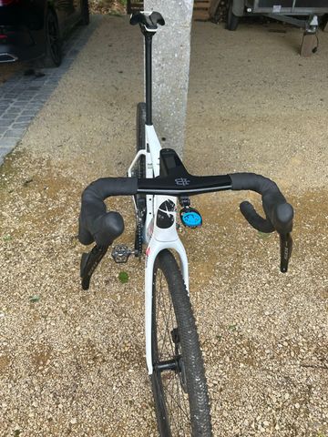 Used Factor Ostro Shimano Ultegra Di2 2025 Road & Gravel, White — image 4 of 11