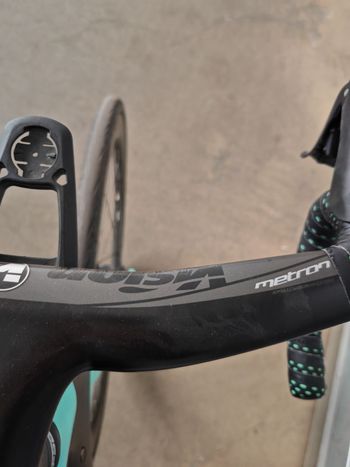 Used Bianchi Oltre XR3 Disc Ultegra Di2 2020 2020 Road & Gravel, Black — image 4 of 11