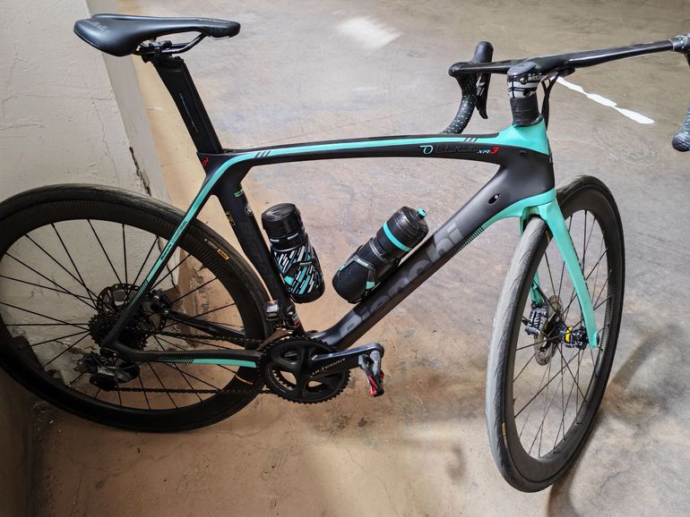 Used Bianchi Oltre XR3 Disc Ultegra Di2 2020 2020 Road & Gravel, Black — image 5 of 11