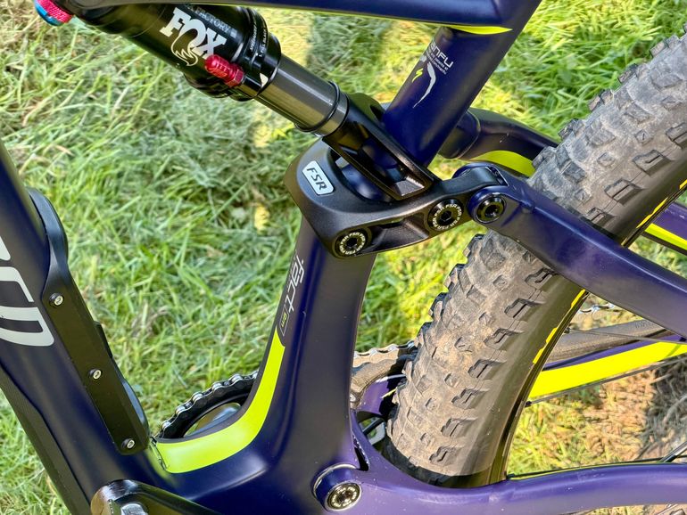 Used Specialized Rhyme Pro Carbon 6Fattie 2017 2017 Mountainbike — image 9 of 9