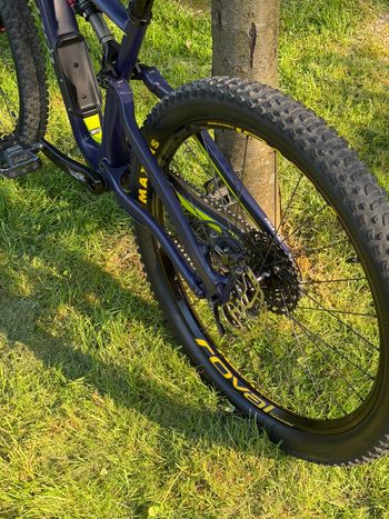 Used Specialized Rhyme Pro Carbon 6Fattie 2017 2017 Mountainbike — image 8 of 9