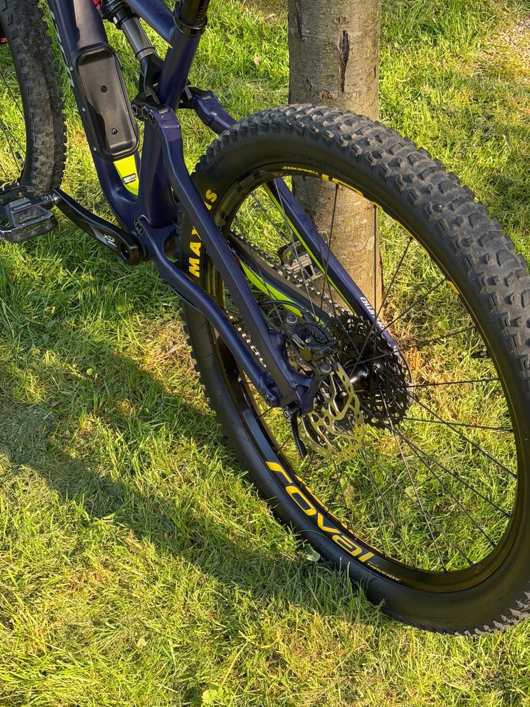 Used Specialized Rhyme Pro Carbon 6Fattie 2017 2017 Mountainbike — image 8 of 9