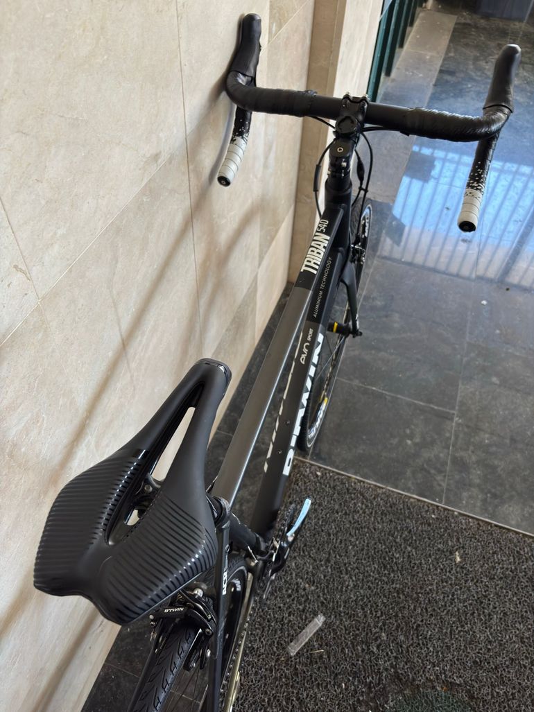 Used B Twin Triban Shimano 105 2021 Road & Gravel — image 5 of 11