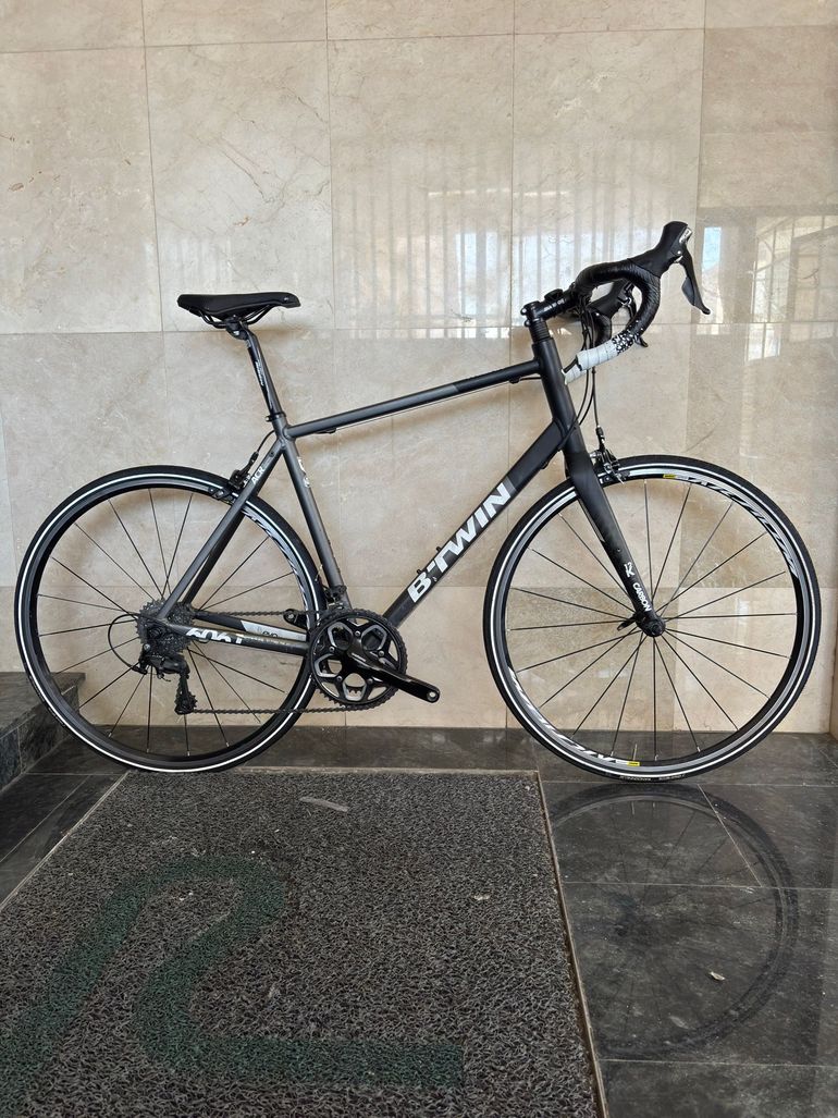 Used B Twin Triban Shimano 105 2021 Road & Gravel — image 1 of 11