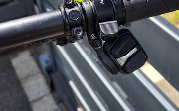 Specialized Turbo Levo SRAM XX1 Eagle AXS 2022 Mountainbike usato, Viola — immagine 6 di 11