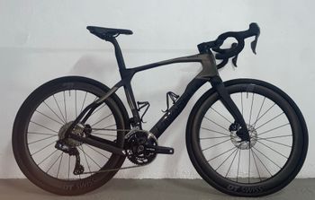 Used Airwolf Airwolf Custom Shimano GRX Di2 2024 Road & Gravel — image 1 of 7