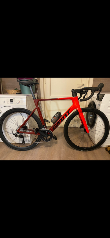 Used Giant Propel Advanced 2 2024 2024 Road & Gravel, Red — image 1 of 5