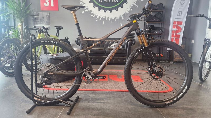 Used Orbea OIZ M-TEAM XTR FACTORY 2026 TAGLIA L POWERMETER 2026 MTB