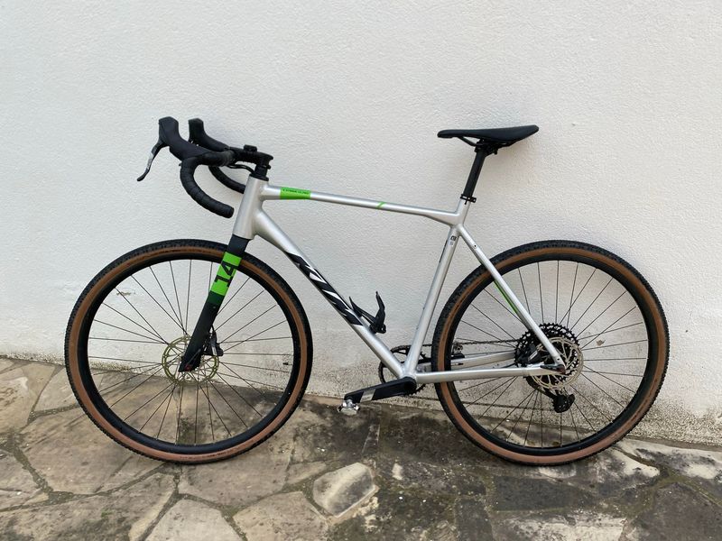 KTM X-STRADA 15 PRO 2025 2025 Road & Gravel de segunda mano, Blanco — imagen 2 de 6