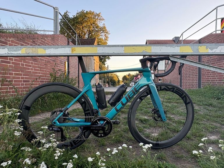 Used CUBE LITENING AERO C:68X SLT 2024 2024 Road & Gravel, Blue — image 5 of 6