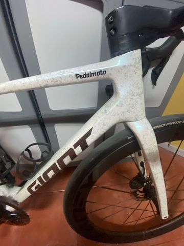 Used Giant Tcr Shimano Dura Ace Di2 2025 Road & Gravel, White — image 7 of 20
