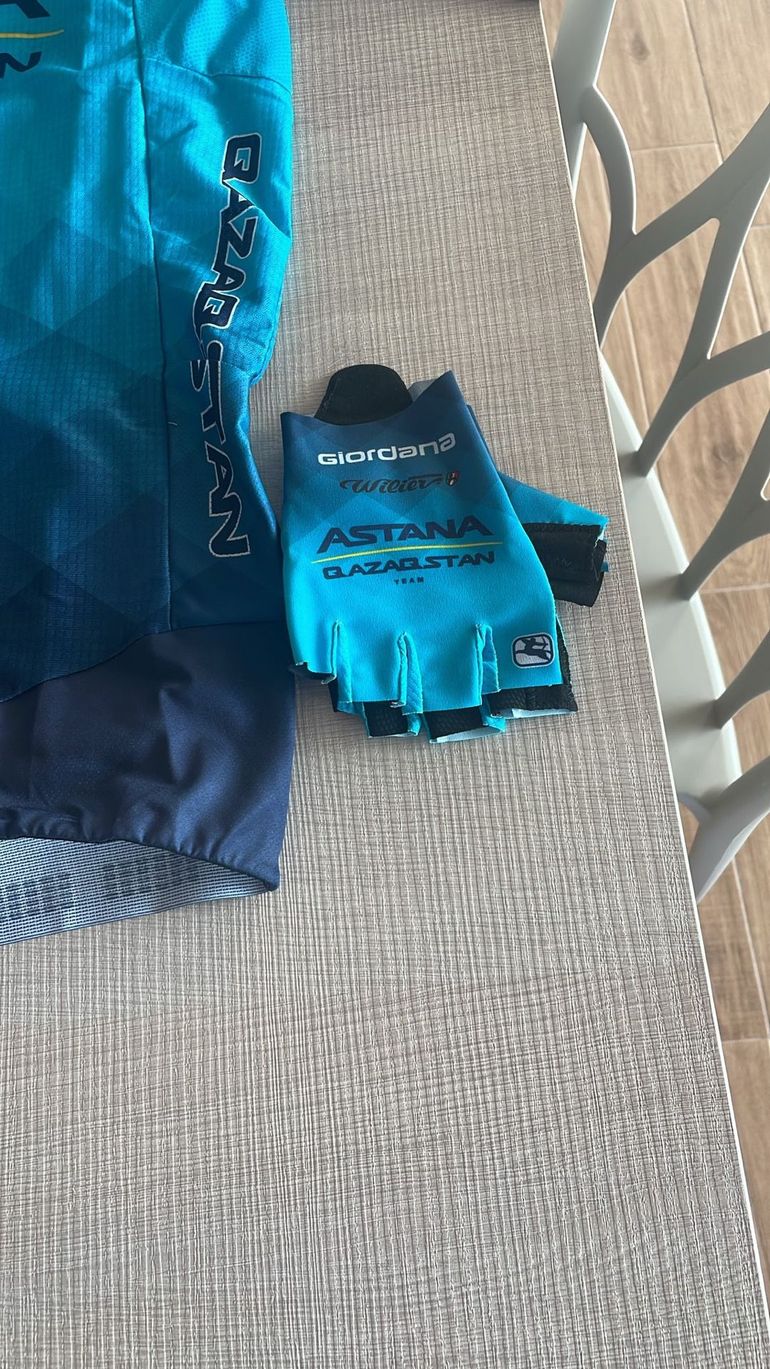 Used Wilier FILANTE SLR CAMPAGNOLO SUPER RECORD EPS DISC 2X12 2023 2023 Road & Gravel, Blau — image 9 of 9