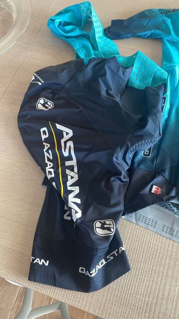 Used Wilier FILANTE SLR CAMPAGNOLO SUPER RECORD EPS DISC 2X12 2023 2023 Road & Gravel, Blau — image 8 of 9