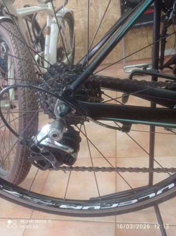 Used Bianchi Oltre Shimano Dura Ace 2016 Road & Gravel, Black — image 3 of 6