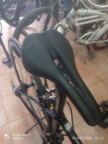 Used Bianchi Oltre Shimano Dura Ace 2016 Road & Gravel, Black — image 6 of 6