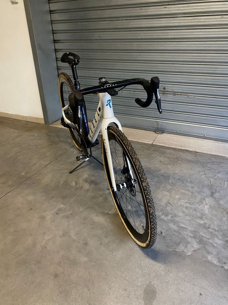 Used Rebel Rebel Custom SRAM Force eTap AXS 2024 Road & Gravel, Blanco — image 2 of 6
