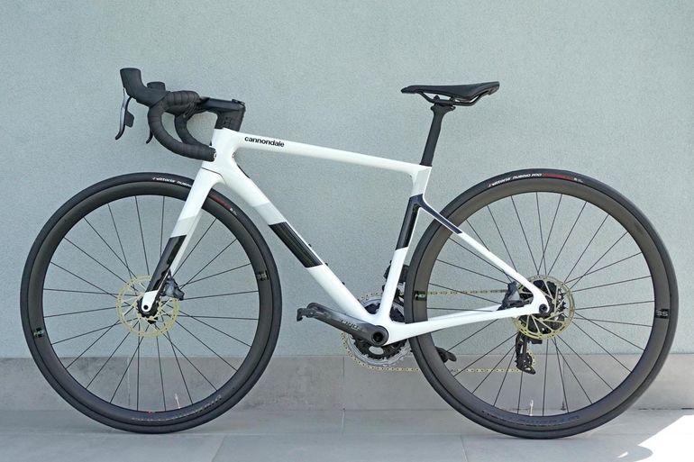 Used Cannondale SuperSix EVO Carbon Disc Force ETap AXS 2020 Road & Gravel — image 1 of 11