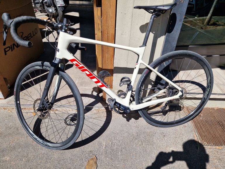 Used Giant Revolt Advanced 2 2020 2020 Road & Gravel, White — image 14 of 17