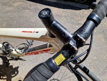 Used Giant Revolt Advanced 2 2020 2020 Road & Gravel, White — image 9 of 17