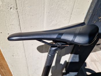 Used Giant Revolt Advanced 2 2020 2020 Road & Gravel, White — image 10 of 17