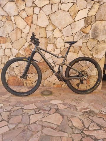 Used Scott Spark 910 2021 2021 Mountainbike, Light Gray, 29 — image 2 of 5
