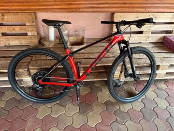 Used Trek Procaliber 9.5 2024 2024 Mountainbike, Red, 29 — image 6 of 6