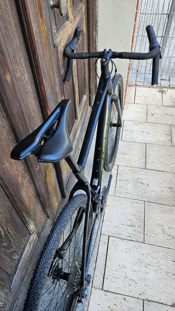 Used Giant Revolt Advanced 2 2022 2022 Road & Gravel, Black — image 9 of 16