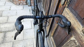 Used Giant Revolt Advanced 2 2022 2022 Road & Gravel, Black — image 2 of 16