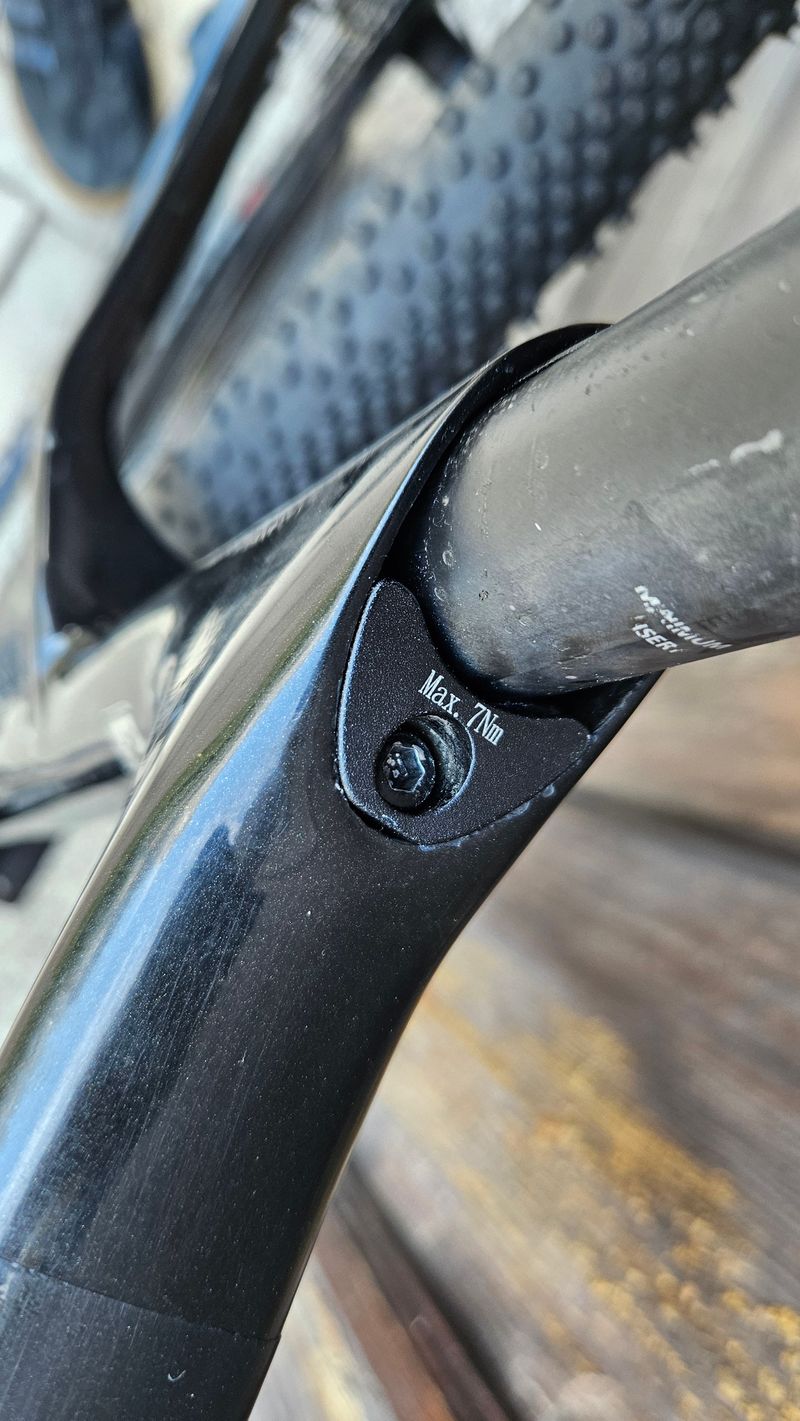 Used Giant Revolt Advanced 2 2022 2022 Road & Gravel, Black — image 6 of 16