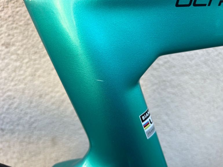 Used Bianchi Oltre Comp 105 Di2 2025 2025 Road & Gravel — image 25 of 29