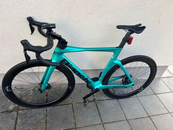Used Bianchi Oltre Comp 105 Di2 2025 2025 Road & Gravel — image 4 of 29
