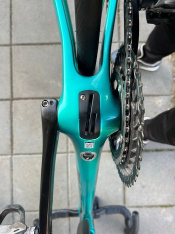 Used Bianchi Oltre Comp 105 Di2 2025 2025 Road & Gravel — image 18 of 29