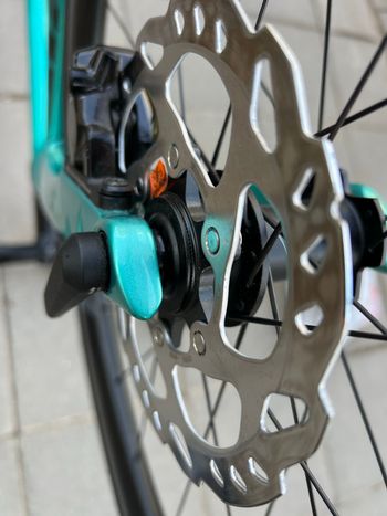 Used Bianchi Oltre Comp 105 Di2 2025 2025 Road & Gravel — image 21 of 29