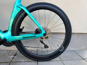 Used Bianchi Oltre Comp 105 Di2 2025 2025 Road & Gravel — image 5 of 29