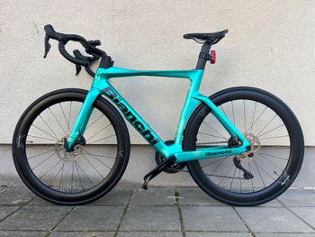 Used Bianchi Oltre Comp 105 Di2 2025 2025 Road & Gravel — image 2 of 29