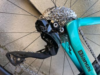 Used Bianchi Oltre Comp 105 Di2 2025 2025 Road & Gravel — image 12 of 29