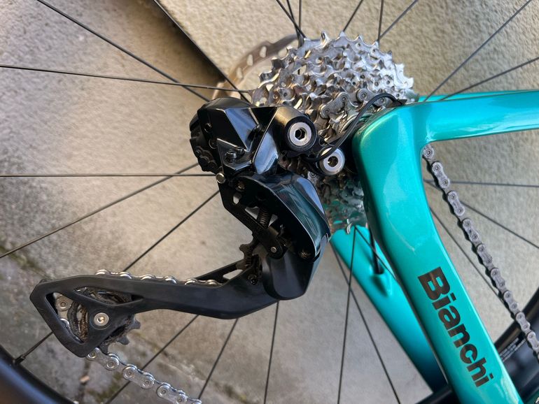Used Bianchi Oltre Comp 105 Di2 2025 2025 Road & Gravel — image 12 of 29