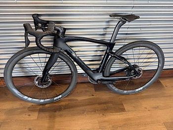 Used Pinarello DOGMA F DURA ACE Di2 Disc 2022 2022 Road & Gravel, Black — image 7 of 7