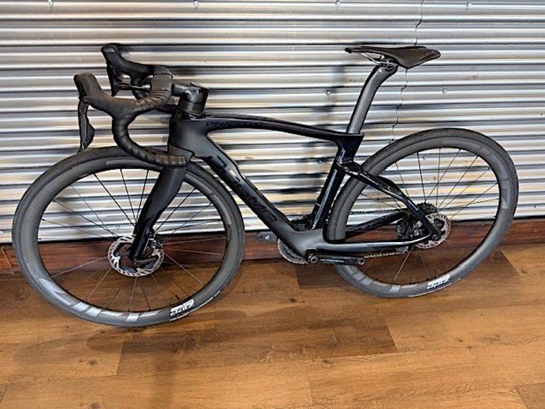 Used Pinarello DOGMA F DURA ACE Di2 Disc 2022 2022 Road & Gravel, Black — image 7 of 7